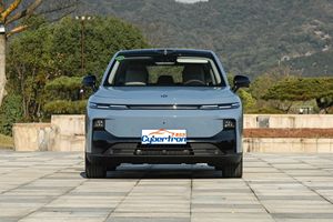 <strong>2025</strong> NEW BRAND Booking CAR Leapmotor B10 EV 2024 Smart New Energy SUV Compact Small SUV with Advanced Technology - Product Image 3