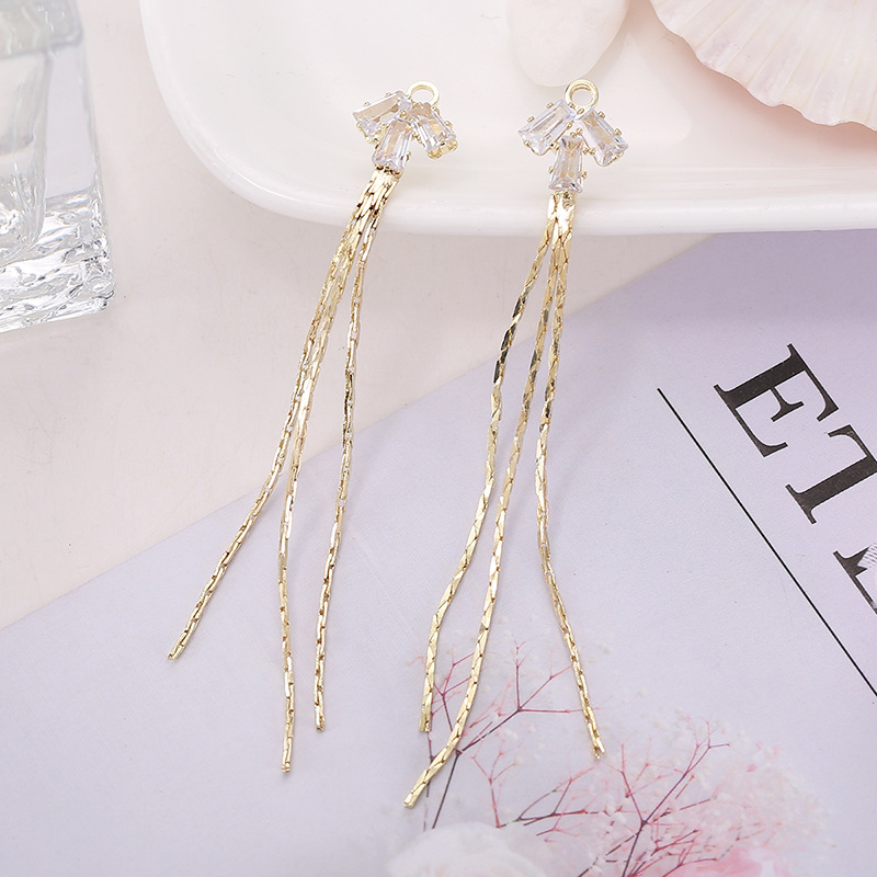 Trizirconium 3 Gold Wire Chain