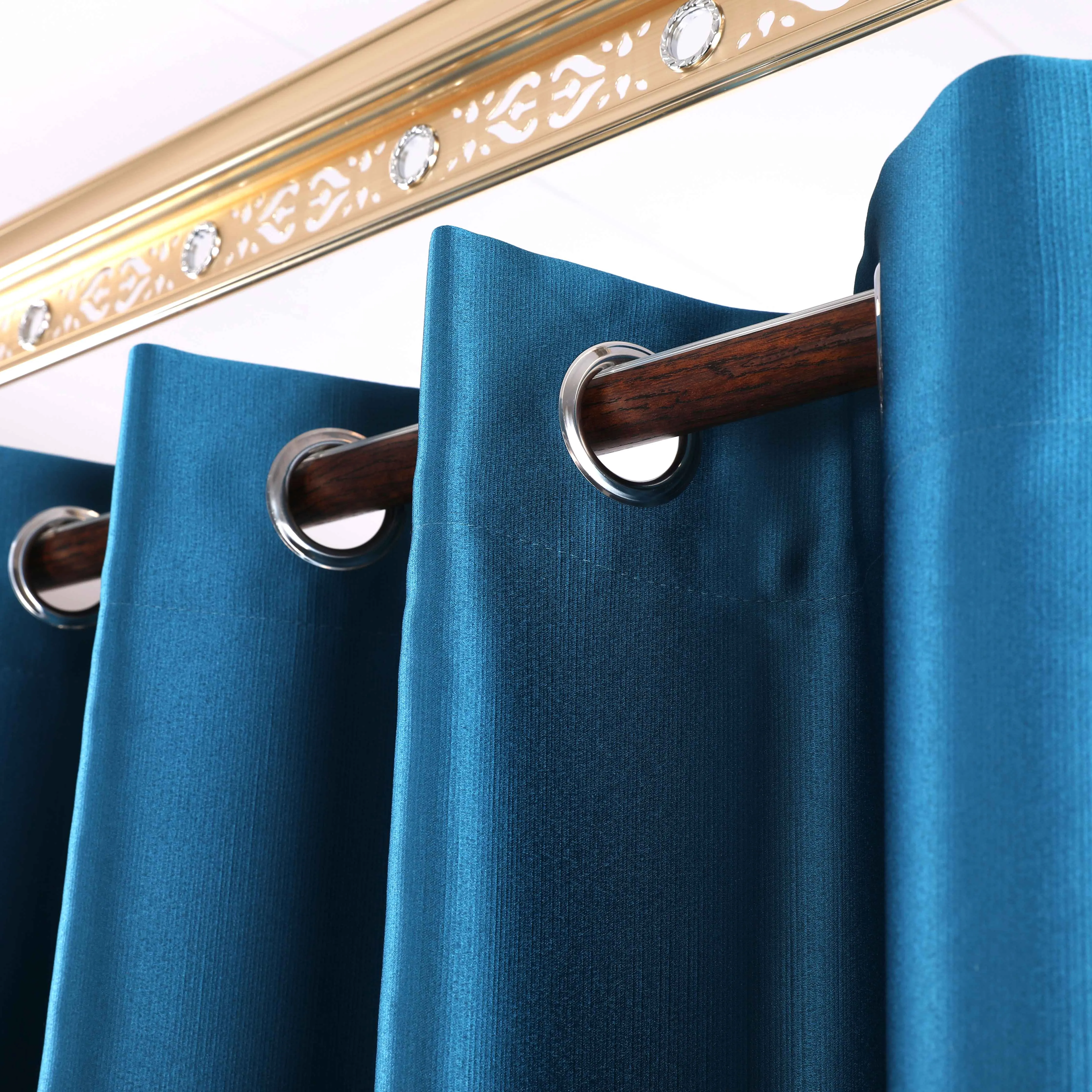 Klasik yüksek gölgeleme karartma perdesi katı Polyester perde oturma odası için tasarım