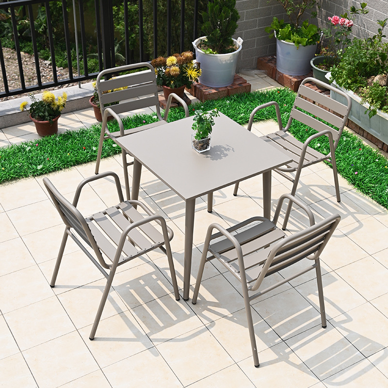 4 chairs+ 70cm square table
