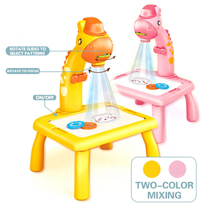 子供のためのLEDプロジェクション絵画テーブル付きベストセラー多機能研究デスク製図板おもちゃプロジェクター画像