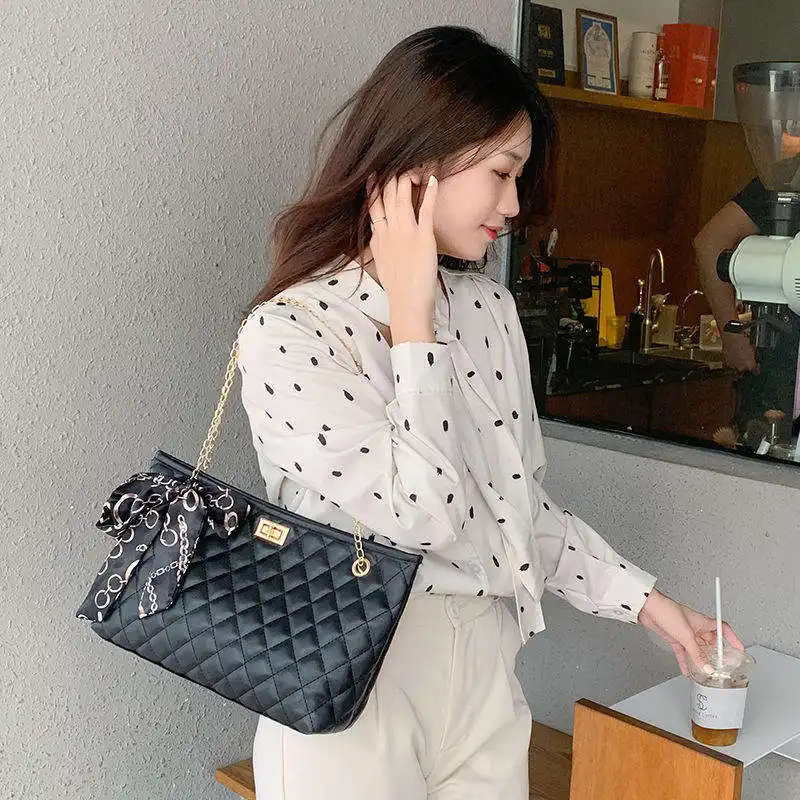 Hot Sale Crossbody Bags Wholesale Women Luxury Silk Scarf Chain Handbags China for Women Fashion Bag PU Ladies Handbags Single