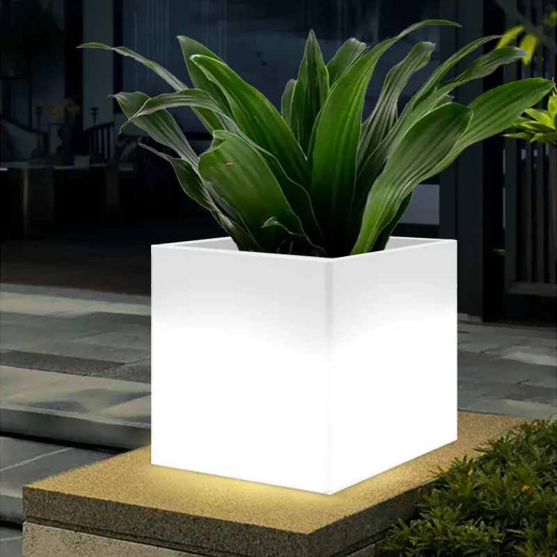 Solar plastic pots for plants Low Maintenance Outdoor Garden Led Flower Pots and High Illuminated Planters