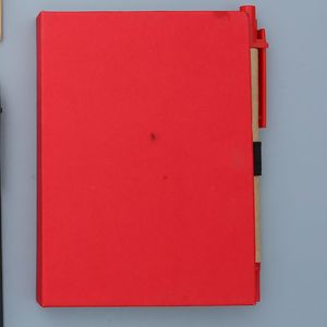 Bloc de notas de papel artesanal personalizado de buena calidad, Bloc de notas adhesivas B5 con bolígrafo - Product Image 2