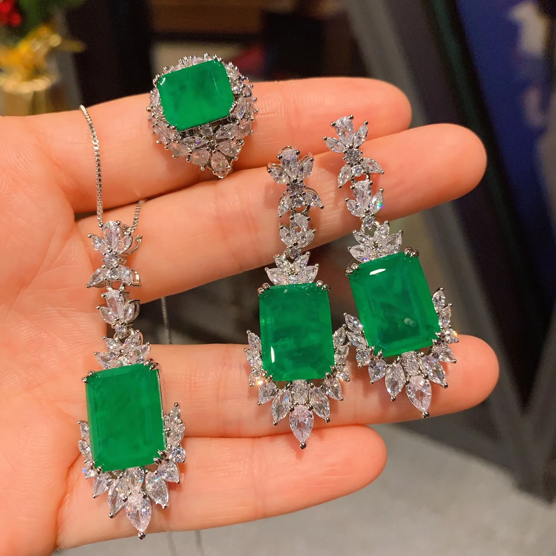 Nuovo arrivo smeraldo gemma collana ciondolo anello orecchini pendenti festa di nozze di lusso delle donne Fine Jewelry set Opp Bag