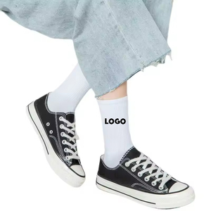 थोक कस्टम मोजे उच्च गुणवत्ता वाले आउटडोर खेल बास्केटबॉल कपास मोजे पुरुषों को पैकेज के साथ कस्टम लोगो मोजे - Product Image 3