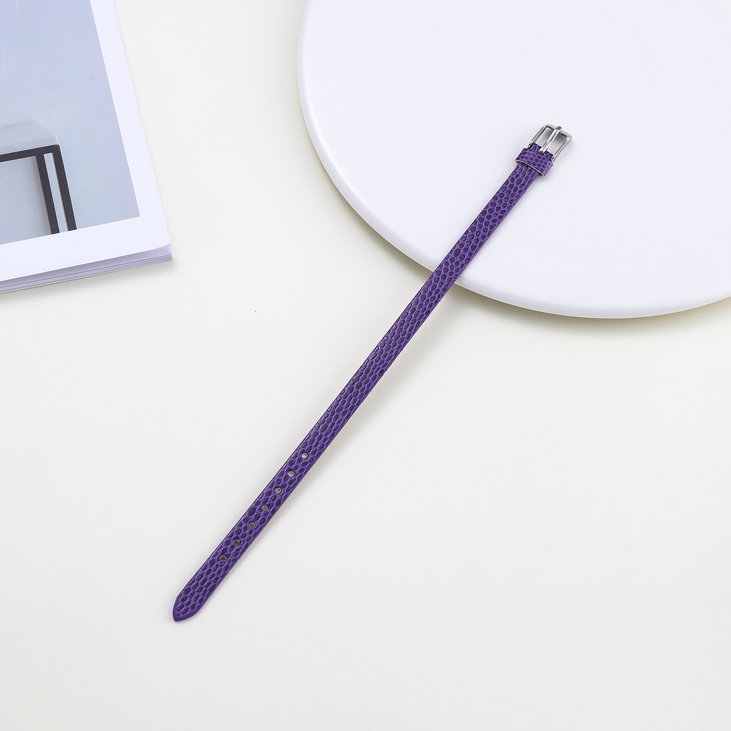 Boucle carrée en acier violet foncé de 8 mm (env. 220 mm de long)
