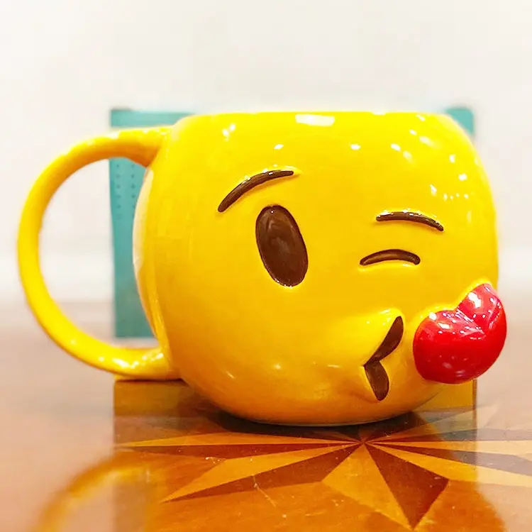 Caneca de café de cerâmica grande, venda quente de ícone de emoção barata, popular, grande, amarelo, kissy 3d