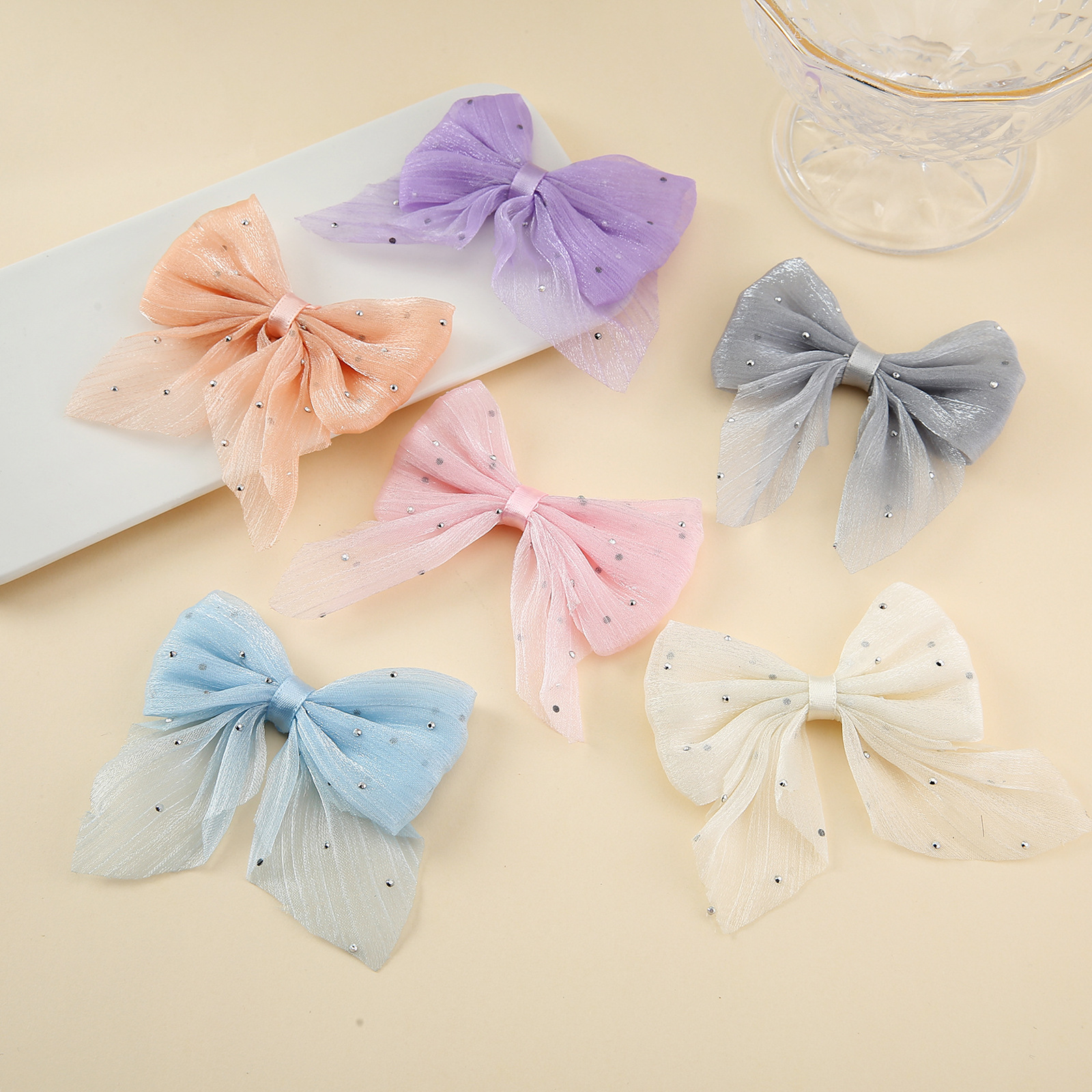 5.Noeud en tulle clouté de strass - style court