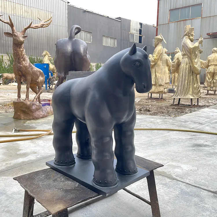 Профессиональные товары, Репродукция скульптур лошади Ботеро