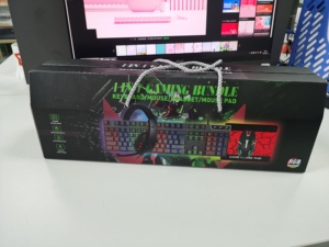 Conjunto Combinado de Gamers con cable retroiluminado de arcoíris, cuatro piezas, 4 en 1, teclado, ratón, auriculares, alfombrilla de ratón para ordenador - Product Image 3