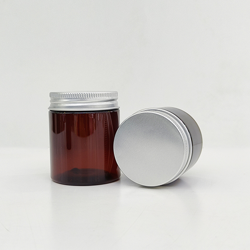 Ambre avec le couvercle en aluminium
