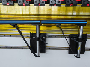 Pressa piegatrice idraulica 4m dotata di sistema Touch Screen DA66T, programmazione 2D e funzione di simulazione 3D