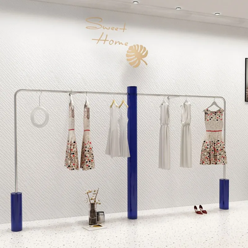 Giyim mağazası için yeni stil Metal sergileme standı dükkanlarda toptan elbise raf ekranı