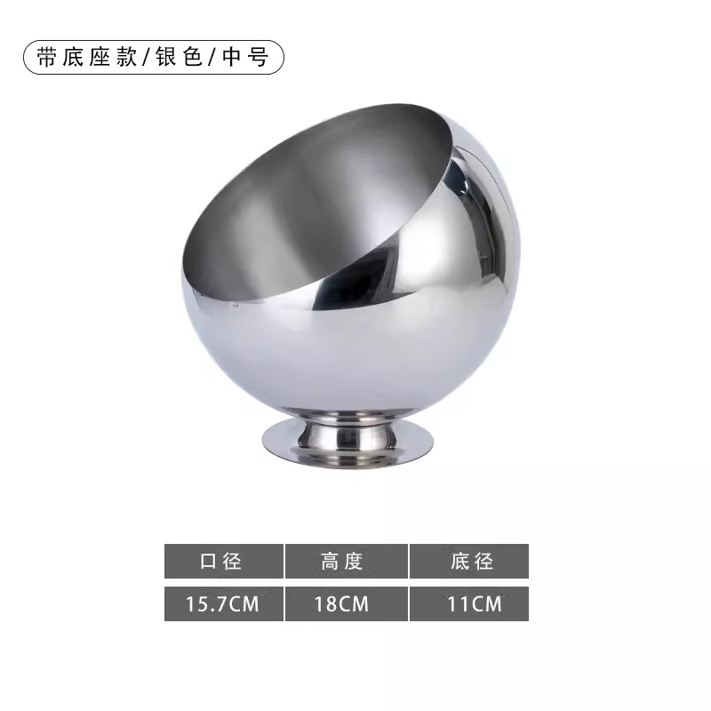 Model with base - Silver - Medium