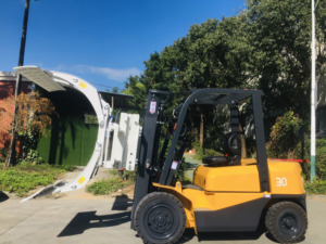 フォークリフトアタッチメントタイヤクランプ回転スライディングアームタイプタイヤグリパーハンドラーの取り扱いとスタッキングタイヤ - Product Image 5