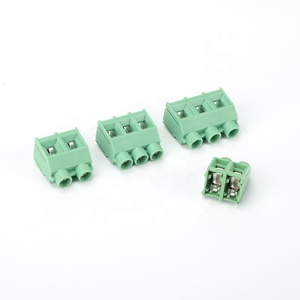 Çeşitli zift boyutlarında KF636 vidalı <span class=keywords><strong>PCB</strong></span> Terminal bloğu <span class=keywords><strong>6.35</strong></span>/7.62/9.52mm V0 bakır çevre dostu pirinç malzeme