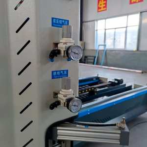 Automatico CNC orizzontale PVC UPVC telaio quattro angoli pulizia e saldatura macchina finestra e porta linea di produzione macchina che fa macchina - Product Image 4