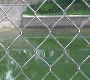 Hot Dipped Galvanized Cyclone Wire <strong>Fence</strong> <strong>Class</strong> a Galvanized Chain Link Wire <strong>Mesh</strong> - Product Image 2