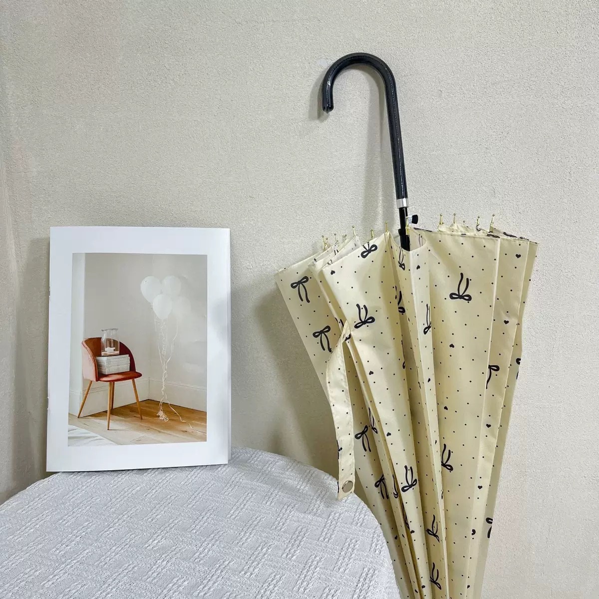 Parapluie droit en velours à 16 os