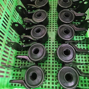 适用于大众的OEM 7L0411313K天然橡胶悬架零件控制臂衬套
