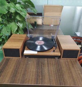 Good Looking Vinyl Player Retro Turntable with Speaker, 3-speed Bluetooth Turntable - Product Image 2