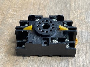 Nuovo e originale Plc 11PFA presa relè BASE 11 PIN 250V 75A PLC Controller di programmazione - Product Image 4