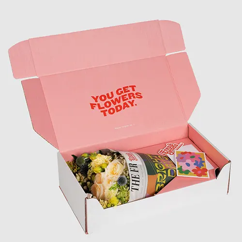 Échantillon gratuit rose petite boîte de papier tuck top emballage cadeau boîtes en carton rectangulaires boîte d'expédition de fleurs pour fleurs
