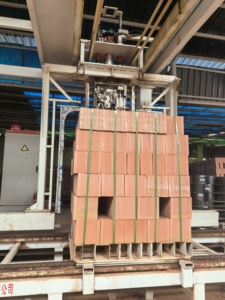 Máquina de fabricación de bloques de enclavamiento automático usada para ladrillos de cemento de hormigón de arcilla para Robot de programación de línea de apilamiento de construcción - Product Image 3