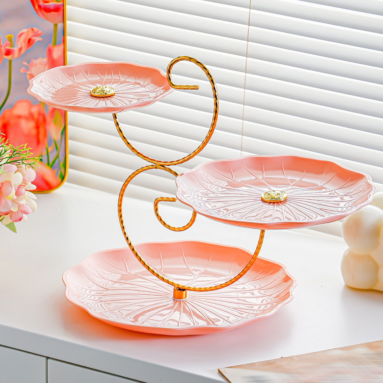 Pink double-hook 3-layer lotus plate