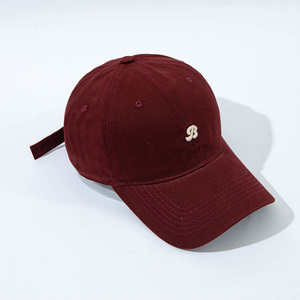 B Logo harf desen yıkanmış pamuk yapılandırılmamış 6 panelli spor beyzbol şapkası stokta yapılandırılmamış kapak - Product Image 3