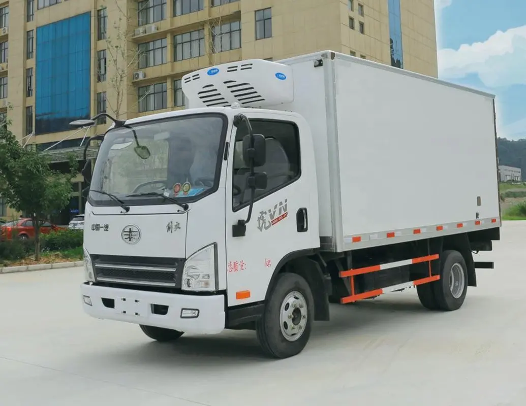 5トン右ステアリング中国有名なFAW -5度120HP冷凍貨物冷蔵庫トラック