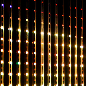 Kingyiアプリコントロールメッシュスクリーン透明超薄型LEDスクリーンディスプレイ20mm小型ピクセルピッチLEDインテリジェンテスクリーンパネル - Product Image 5