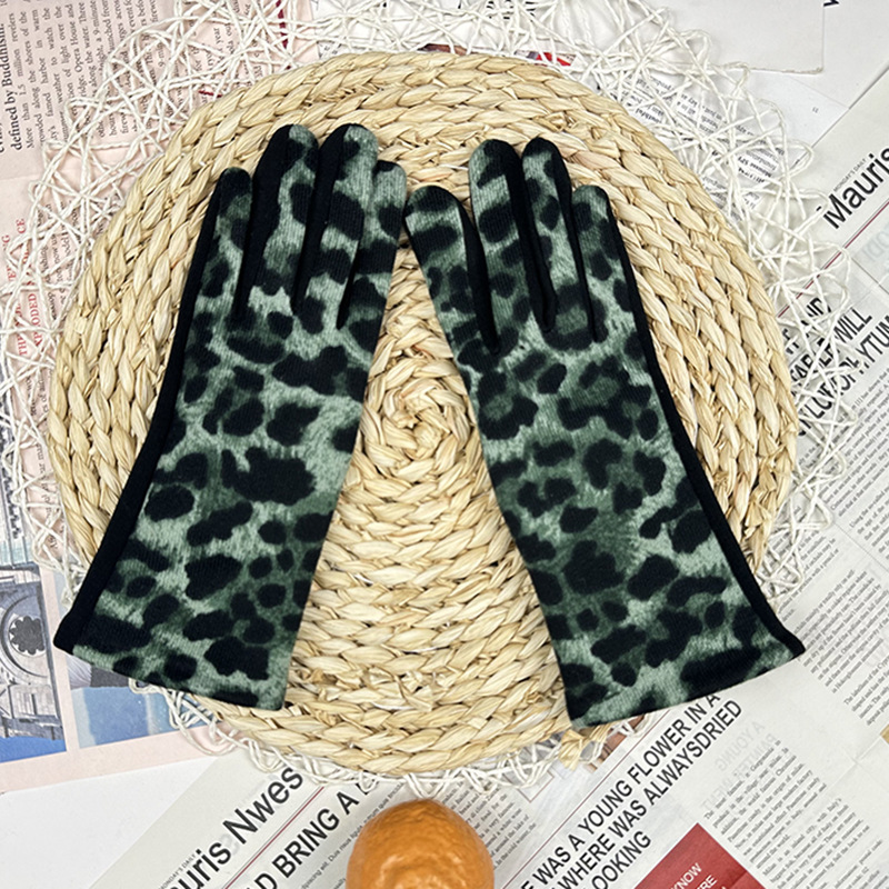 MM20708 #7 leopard colored 7