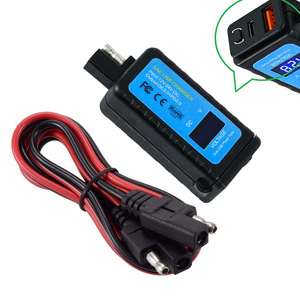 Çift bağlantı kare motosiklet <span class=keywords><strong>USB</strong></span> şarj aleti LED voltmetre hızlı şarj 18W çıkış gücü 5V/3A 5V/2A Opto koruma arabalar motosiklet