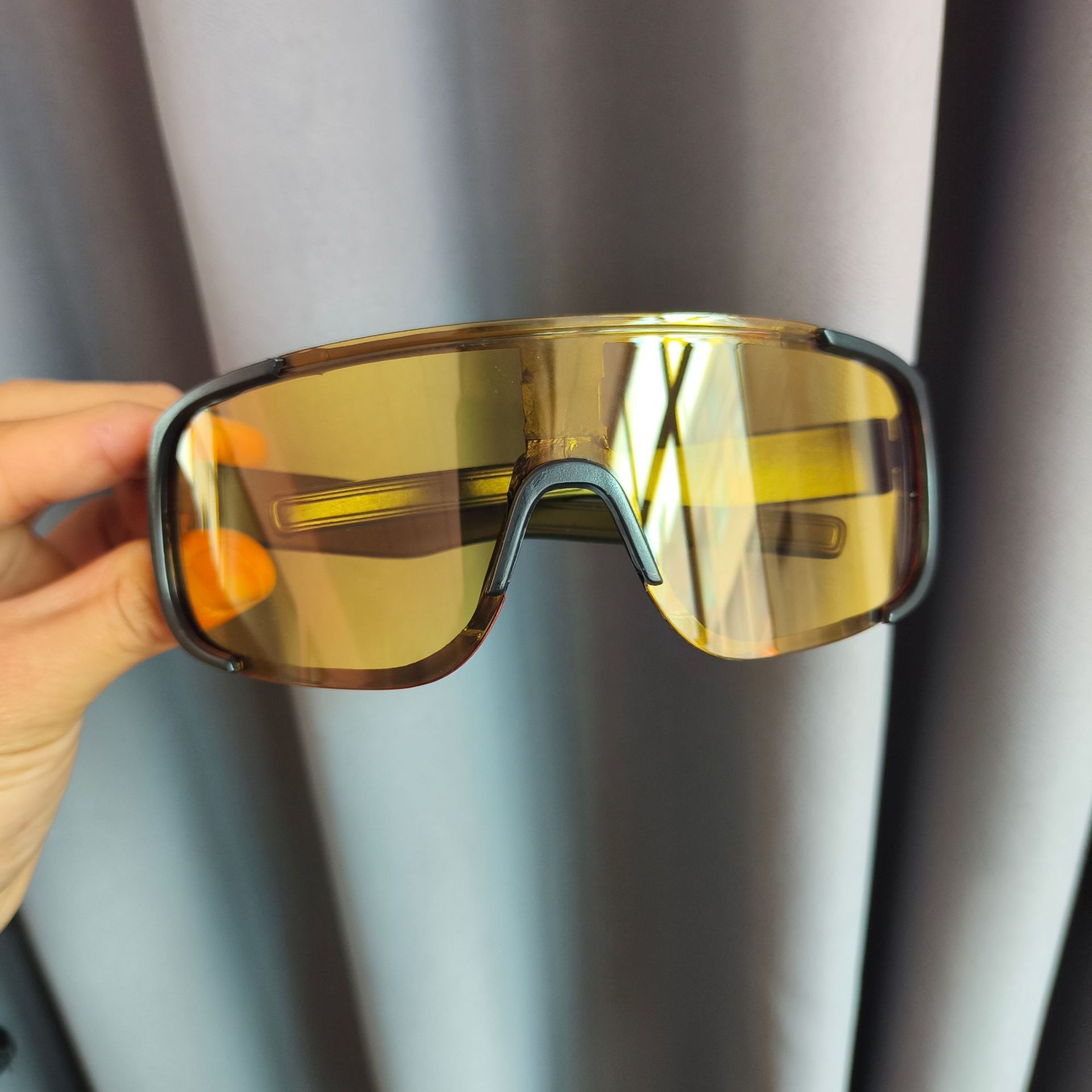 Black frame-night vision-yellow