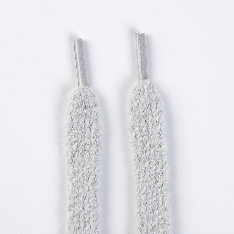 Lacets en peluche gris