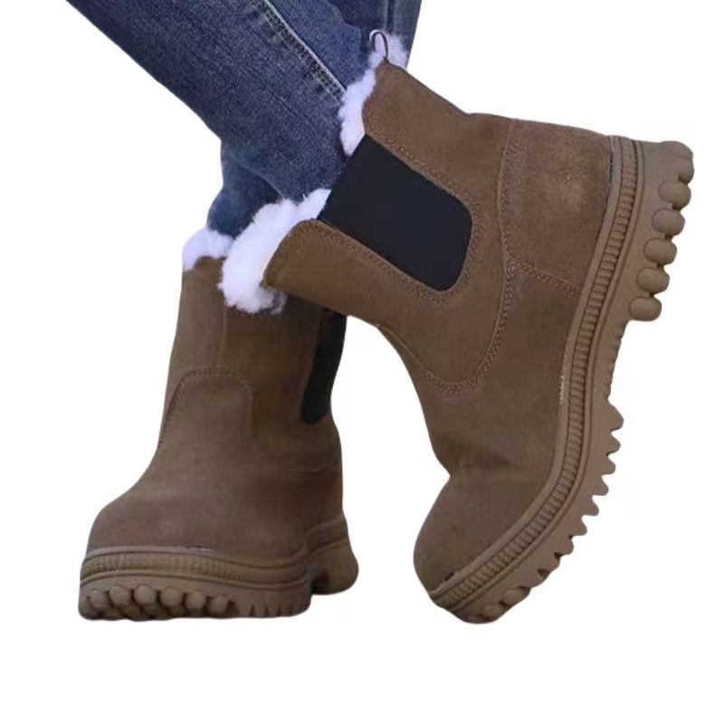 Slip-on brown wool boots