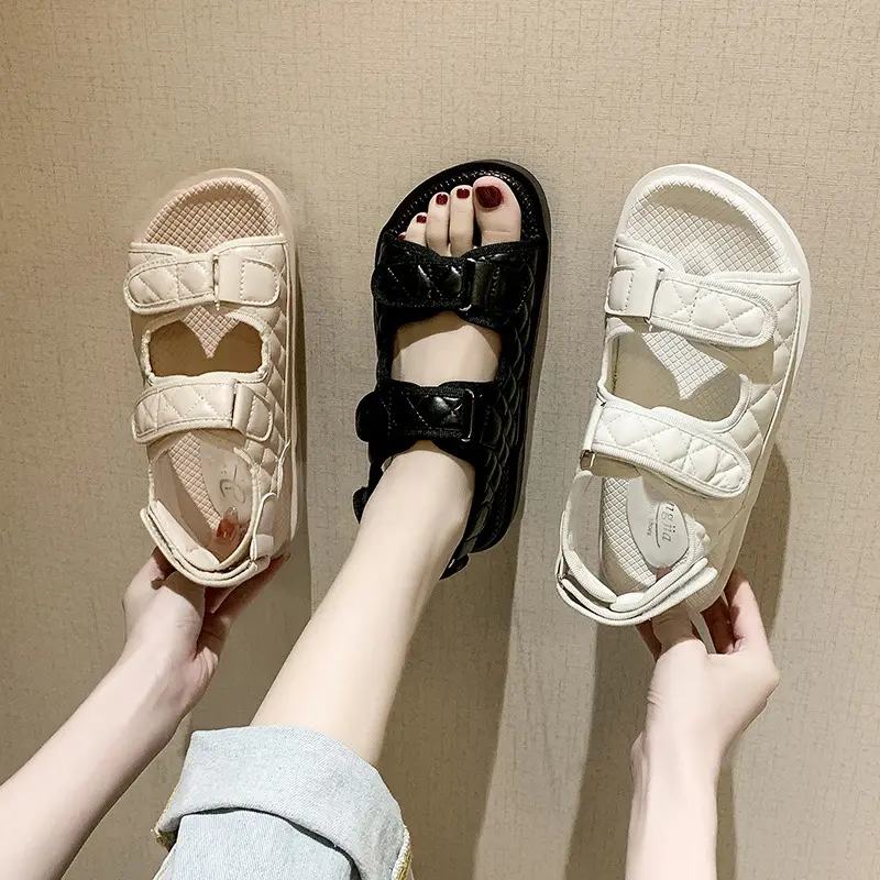 Sandalias planas para mujer, nuevo diseño, zapatillas de tacón con plataforma para mujer, sandalias de arket con lazo y gancho, Sandalias planas de PU con correa en el tobillo para mujer