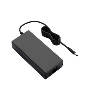 Adaptador de Fuente de Alimentación Universal de 96W, Salida de 12V y 8A, Diseño Compacto para Tiras de LED, CCTV y Monitores, Entrada de Voltaje Global, 2 Unidades - Product Image 1