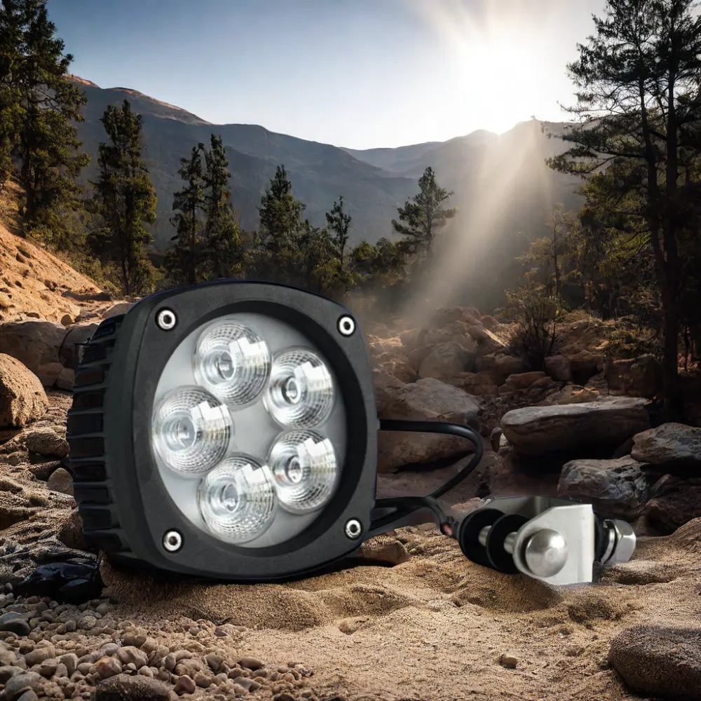 مصباح LED للسيارة عالي الطاقة IP68 بقوة 50 واط للإضاءة الخارجية للسيارة أو الشاحنة أو التعدين أو الزراعة