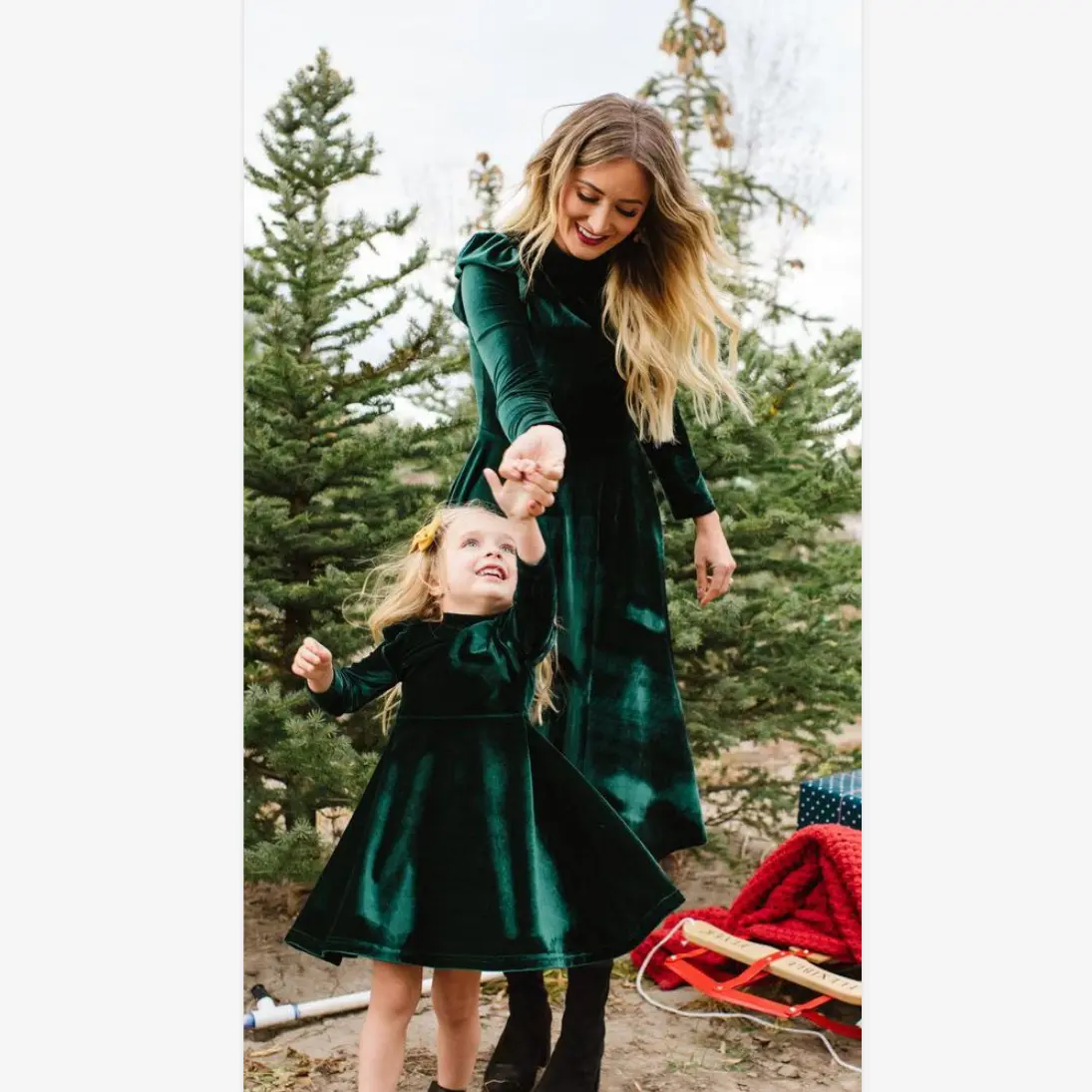 Mommy And Me Outfits Kids Daughter Velvet Princess Dresses Green Long Sleeve Pleated ruffled Velvet Dress