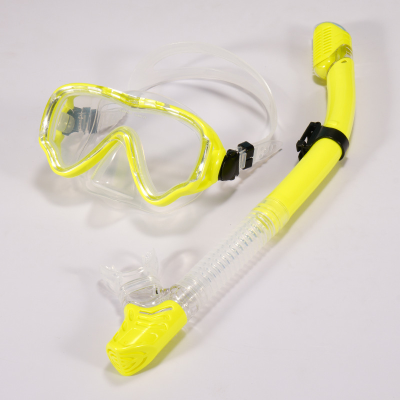 ชุดสีเหลืองโปร่งแสง