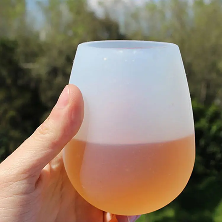 새로운 Bpa 무료 식품 학년 소재 레드 마시는 파티 메이커 실리카 젤 고무 안경 컵 실리콘 와인 유리