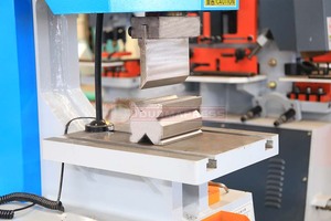 中国工厂Durmapress Q35Y 16厚度系列液压铁工机组合冲剪机 - Product Image 6