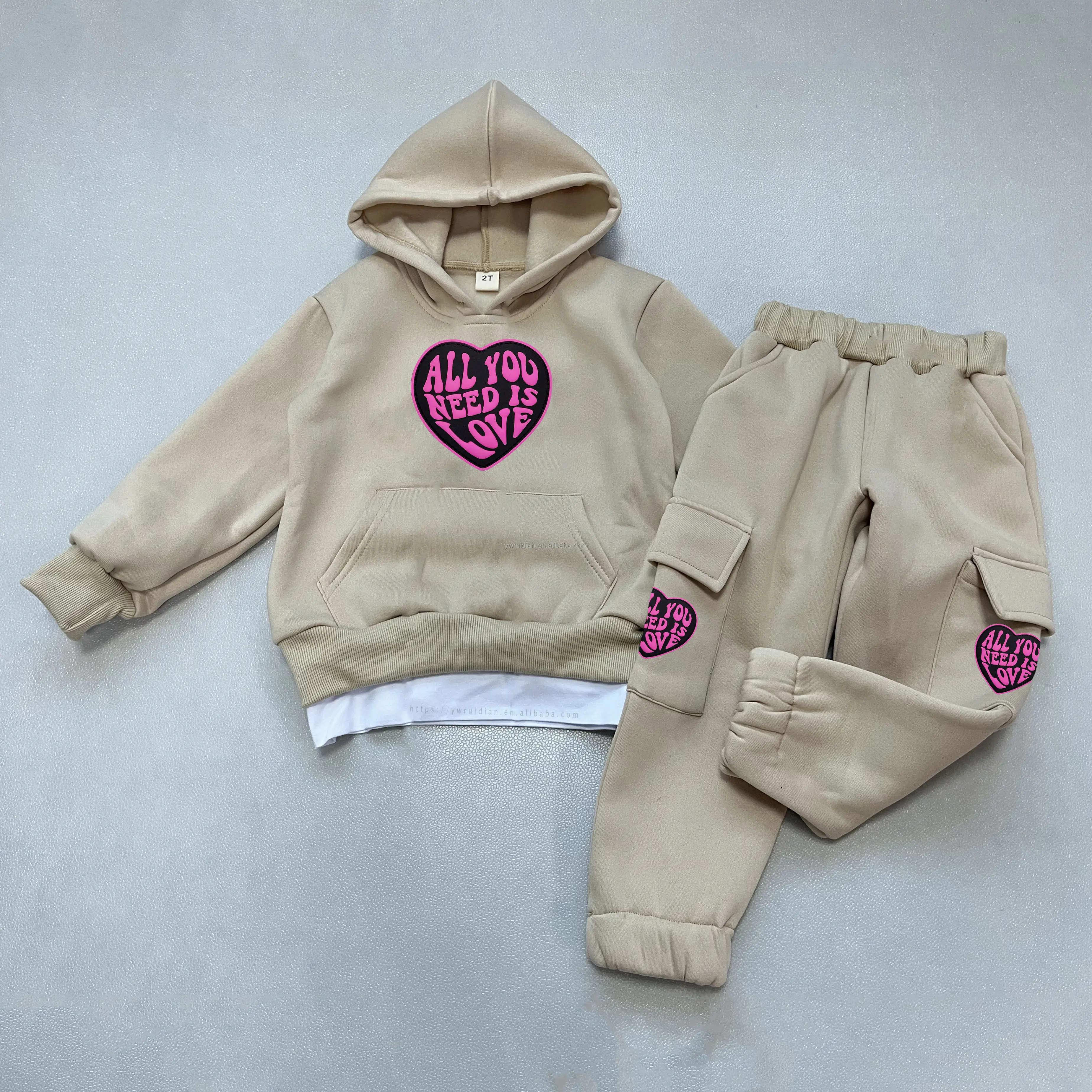 バレンタイン衣装キッズブティック子供服プルオーバースウェットシャツスウェットパンツとパーカーセットキッズジョガーセット男の子用