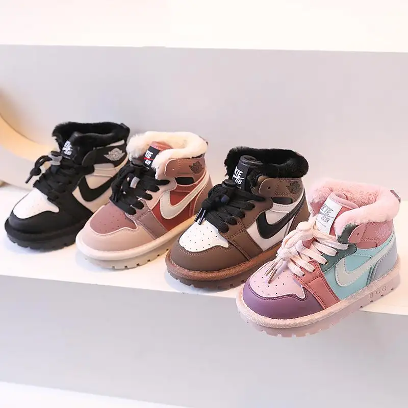 Zapatos clásicos para niños pequeños, zapatillas deportivas de alta calidad, color negro grueso para invierno, zapatos informales de cuero personalizados para bebés, 2022