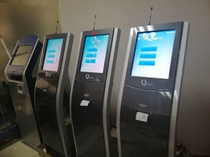 銀行チケットキオスクキュー管理システムキューイングマシンカスタマーフローキューシステム - Product Image 2