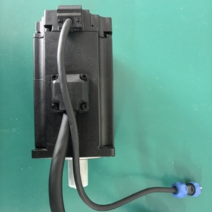 M2อุตสาหกรรมมาตรฐาน750W AC220v 3000RPM เซอร์โวมอเตอร์-20 °C ~ 40 °C พร้อมเบรค