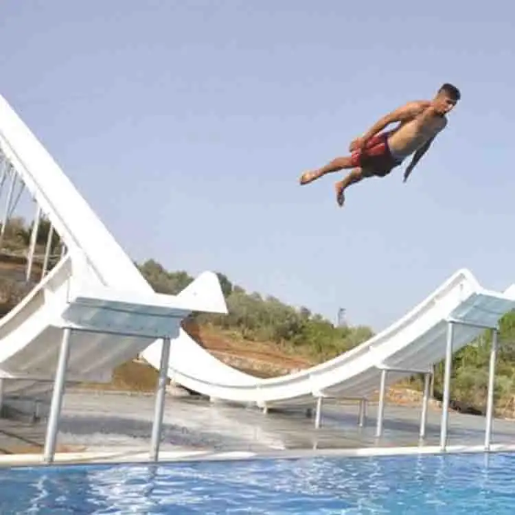 Migliore qualità a buon mercato attrezzature per parchi acquatici in fibra di vetro Slip N Fly Water Slide rampa scivoli per piscine